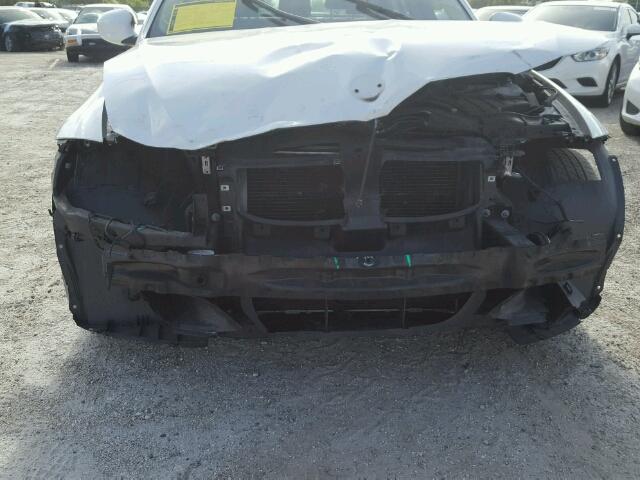 WBAPH77549NL82841 - 2009 BMW 328I WHITE photo 9