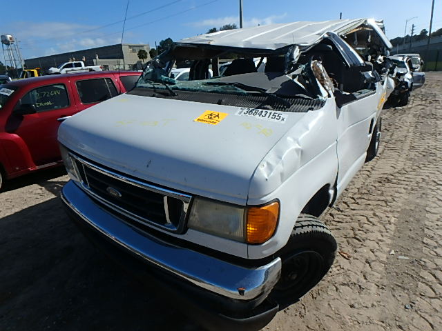 1FBSS31L26HA01422 - 2006 FORD ECONOLINE WHITE photo 2