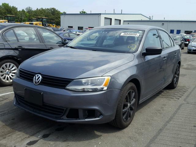 3VW1K7AJ0EM276890 - 2014 VOLKSWAGEN JETTA BASE 灰色 照片 2