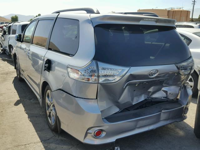 5TDXZ3DC3HS872904 - 2017 TOYOTA SIENNA SE SILVER photo 3