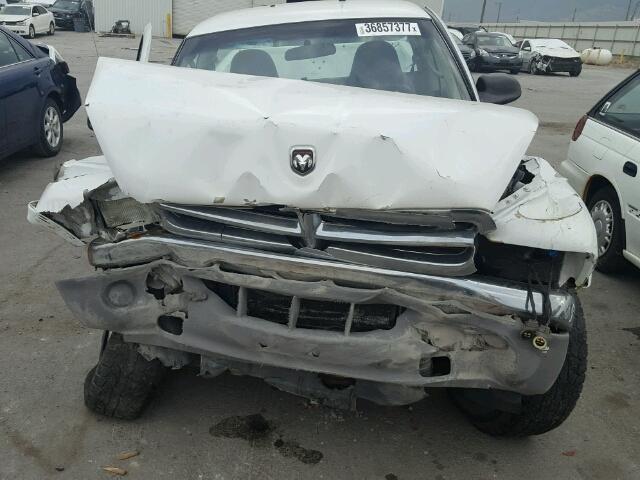 1B7GG46X22S657489 - 2002 DODGE DAKOTA SLT WHITE photo 7