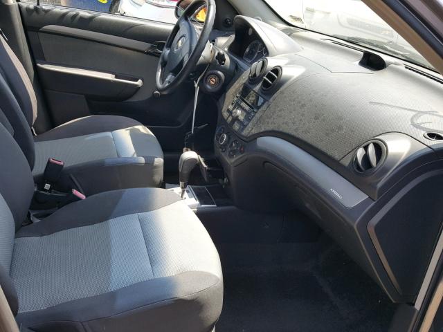 KL1TD66E59B663807 - 2009 CHEVROLET AVEO LS GRAY photo 5