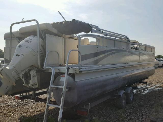 ETW27426K304 - 2004 BENN BOAT WHITE photo 4