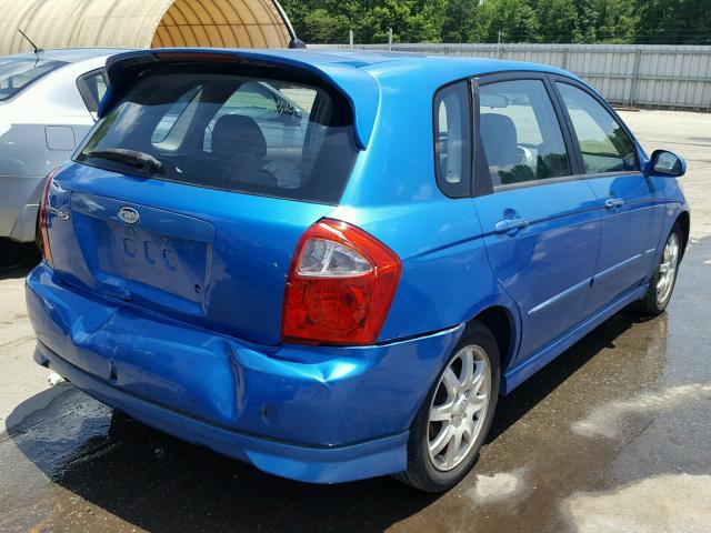 KNAFE161065344762 - 2006 KIA SPECTRA5 BLUE photo 4