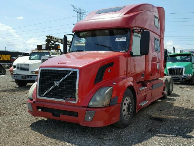 4V4NC9TG06N386266 - 2006 VOLVO VNL RED photo 2