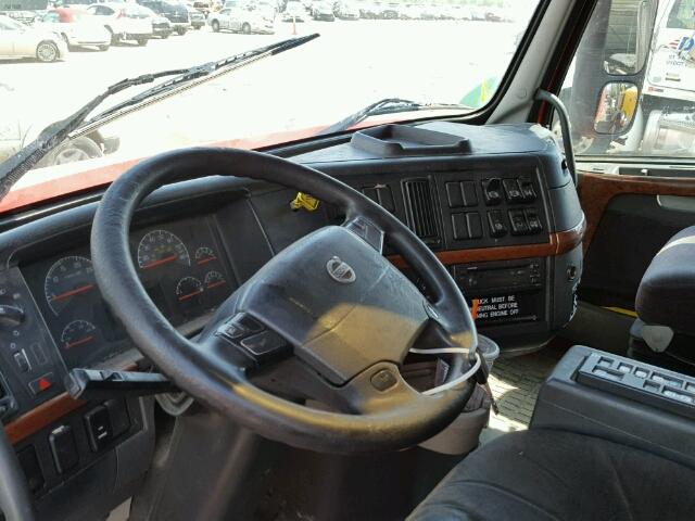 4V4NC9TG06N386266 - 2006 VOLVO VNL Червоний фото 9