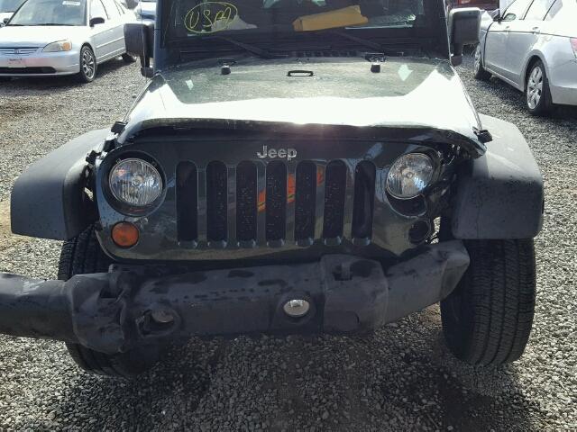 1J4BA3H15BL519688 - 2011 JEEP WRANGLER U GREEN photo 9