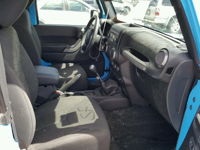 1C4AJWAGXHL597460 - 2017 JEEP WRANGLER S 蓝色 照片 5