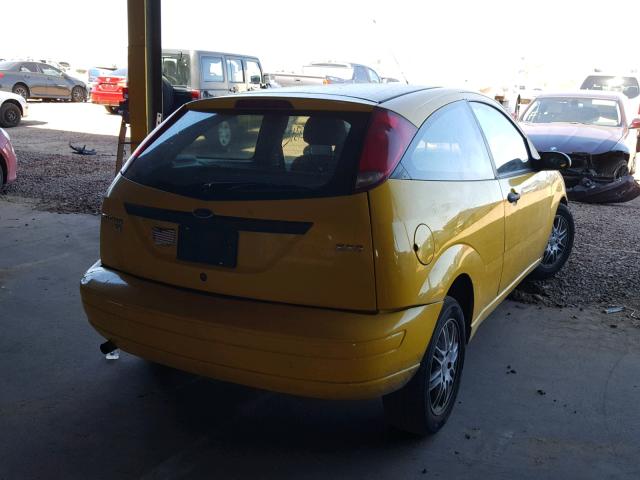 1FAFP31N96W165476 - 2006 FORD FOCUS ZX3 YELLOW photo 4
