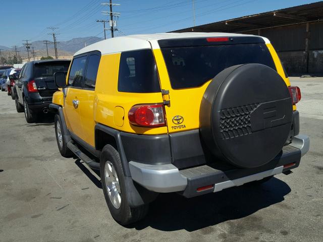 JTEZU11F570002921 - 2007 TOYOTA FJ CRUISER YELLOW photo 3