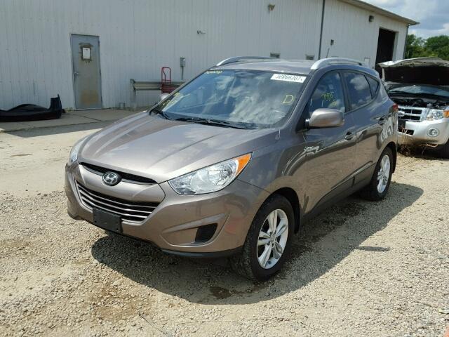 KM8JU3AC6BU243628 - 2011 HYUNDAI TUCSON TAN photo 2