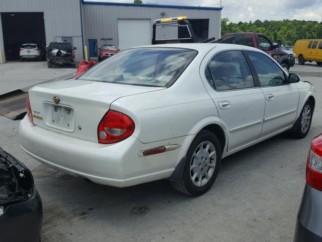 JN1CA31D71T601096 - 2001 NISSAN MAXIMA GXE WHITE photo 4