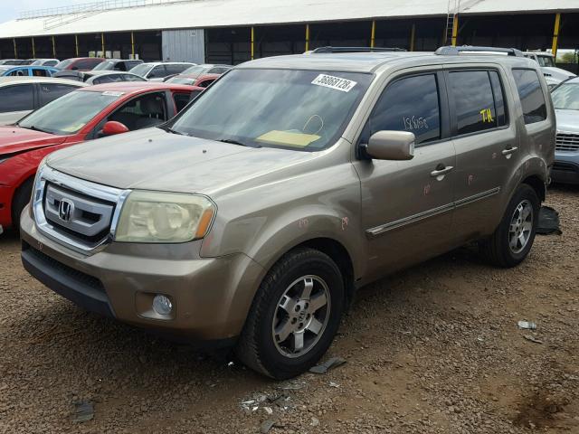 5FNYF38879B004137 - 2009 HONDA PILOT TOUR TAN photo 2