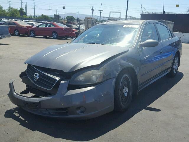 1N4AL11D05N926823 - 2005 NISSAN ALTIMA S GRAY photo 2