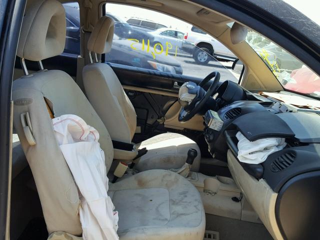 3VWCC21C0YM487487 - 2000 VOLKSWAGEN NEW BEETLE 黑色 照片 5