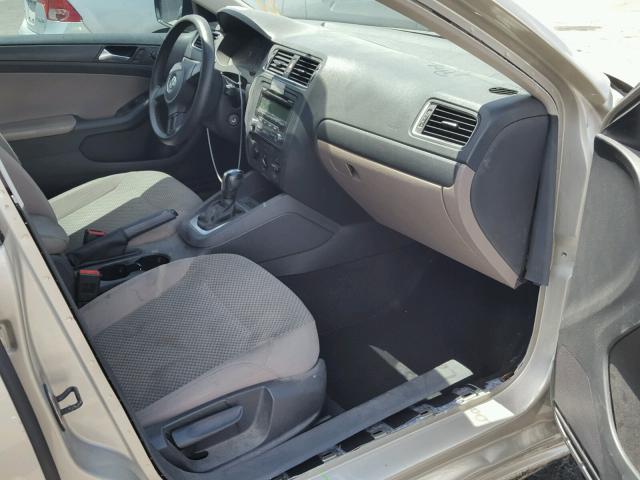 3VW2K7AJ1EM270276 - 2014 VOLKSWAGEN JETTA BASE 棕色 照片 5