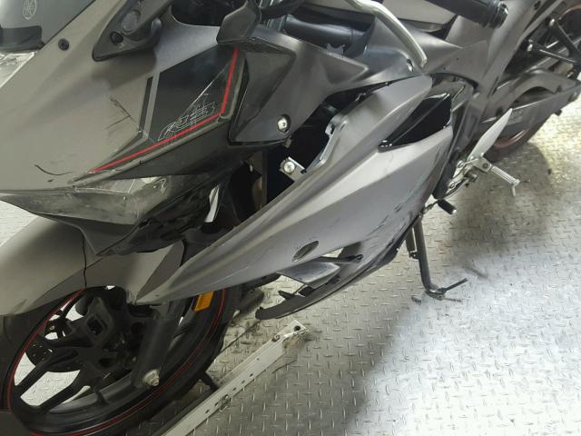 MH3RH06Y3GK012995 - 2016 YAMAHA YZFR3 GRAY photo 18