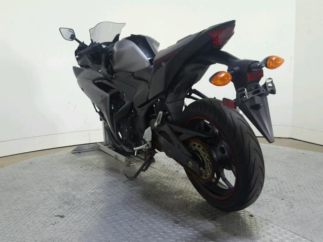 MH3RH06Y3GK012995 - 2016 YAMAHA YZFR3 GRAY photo 6