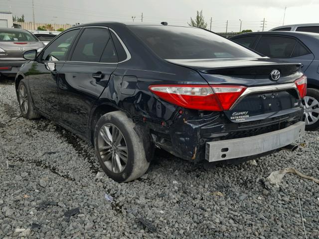 4T1BF1FK6GU154233 - 2016 TOYOTA CAMRY LE Blau Foto 3
