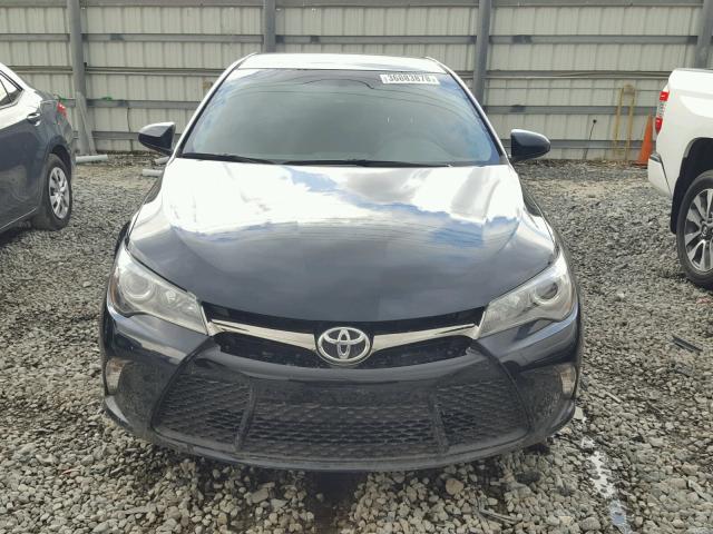 4T1BF1FK6GU154233 - 2016 TOYOTA CAMRY LE Blau Foto 9