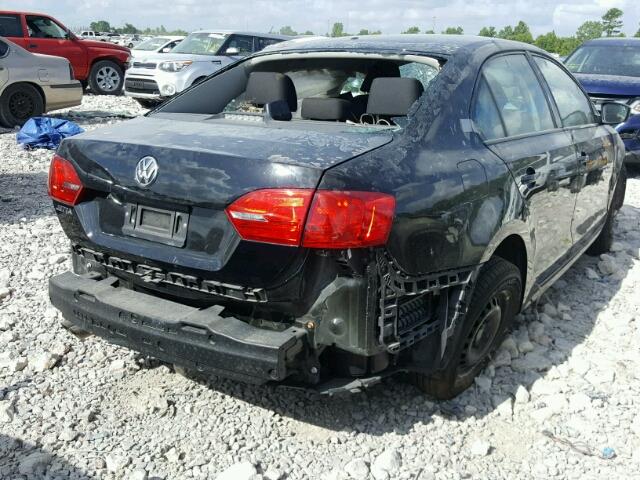 3VW2K7AJ4EM327859 - 2014 VOLKSWAGEN JETTA BASE Սև լուսանկար 4