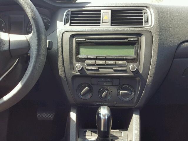 3VW2K7AJ6BM390408 - 2011 VOLKSWAGEN JETTA BASE 石墨色 照片 9