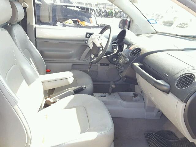 3VWPW31C18M512766 - 2008 VOLKSWAGEN NEW BEETLE 银色 照片 5