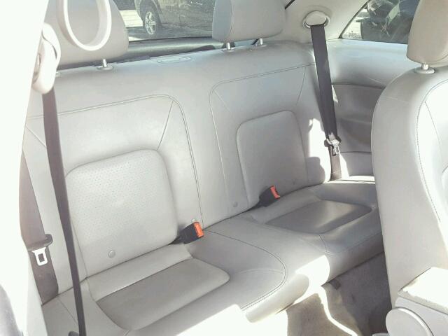 3VWPW31C18M512766 - 2008 VOLKSWAGEN NEW BEETLE 银色 照片 6