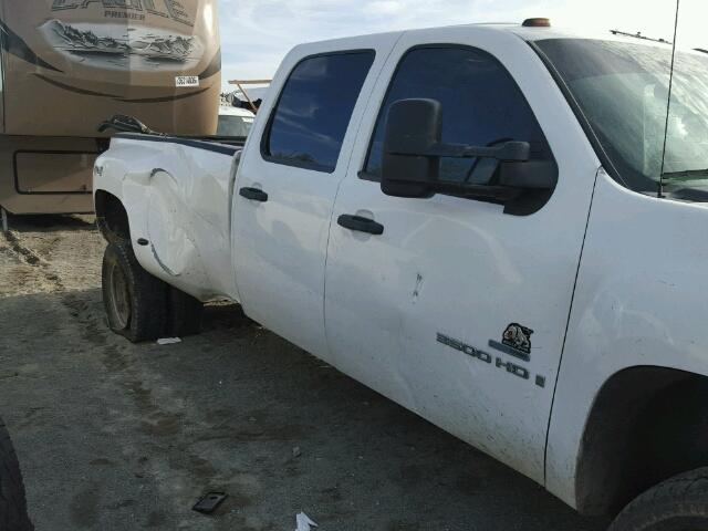 1GTJK33618F101394 - 2008 GMC SIERRA K35 WHITE photo 10