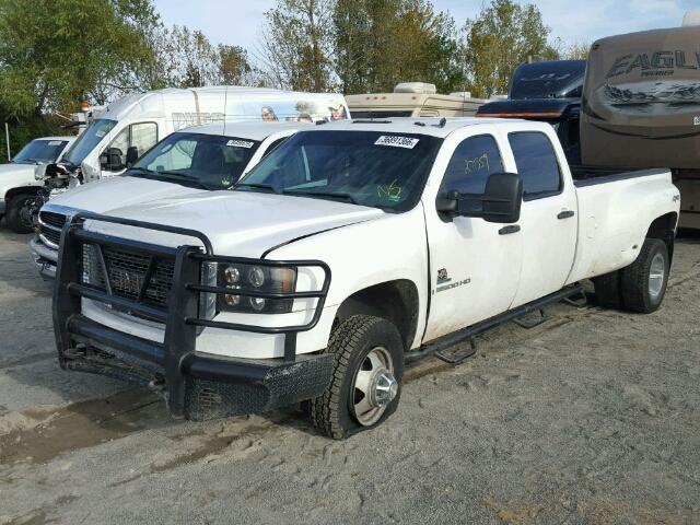 1GTJK33618F101394 - 2008 GMC SIERRA K35 WHITE photo 2