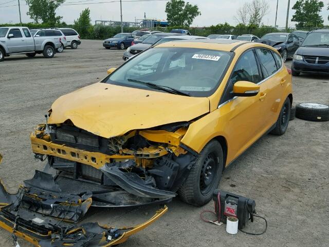 1FAHP3N21CL110204 - 2012 FORD FOCUS TITA YELLOW photo 2