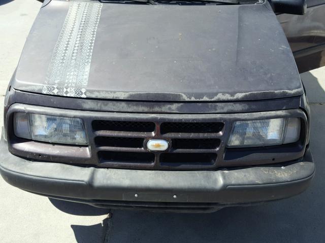 2CNBE1866W6926178 - 1998 CHEVROLET TRACKER BLACK photo 7