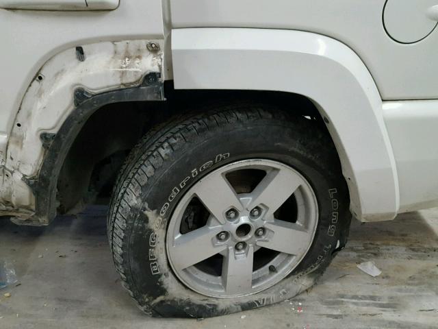 1J8HG48N16C219393 - 2006 JEEP COMMANDER თეთრი ფოტო 9