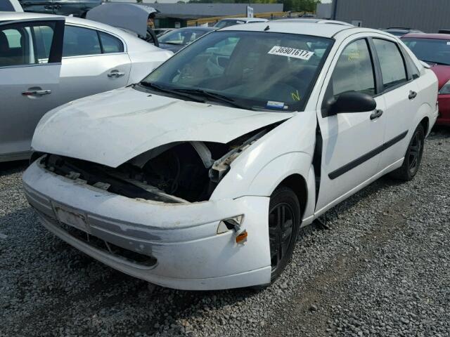 1FAFP33P52W244474 - 2002 FORD FOCUS LX WHITE photo 2