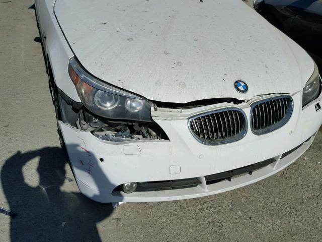 WBANB33555CN67462 - 2005 BMW 545 I WHITE photo 10