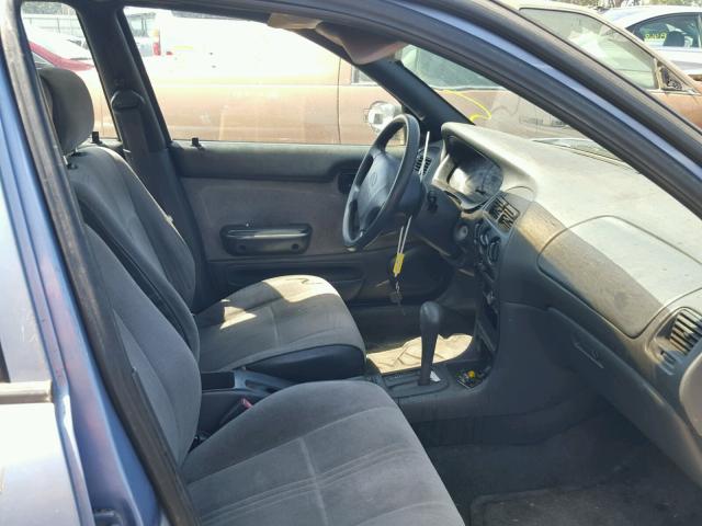 1Y1SK5263TZ038173 - 1996 GEO PRIZM BASE ლურჯი ფოტო 5