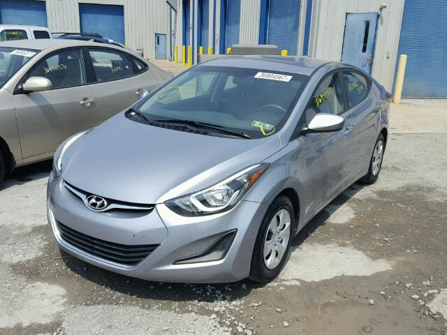 5NPDH4AE4GH754026 - 2016 HYUNDAI ELANTRA SE GRAY photo 2