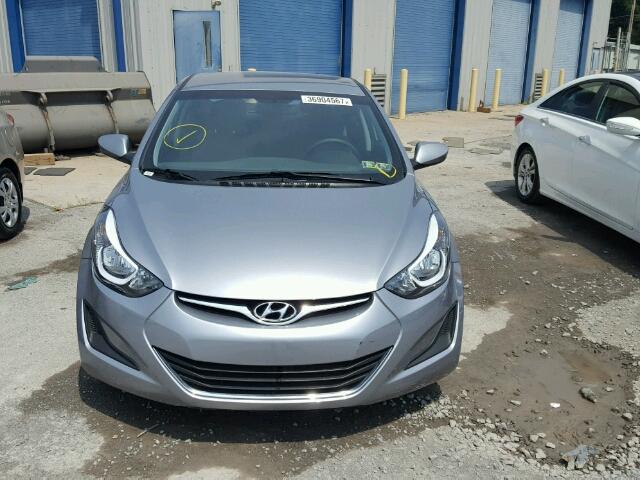 5NPDH4AE4GH754026 - 2016 HYUNDAI ELANTRA SE GRAY photo 9