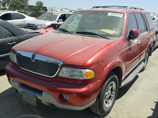 5LMFU28R01LJ15946 - 2001 LINCOLN NAVIGATOR RED photo 2