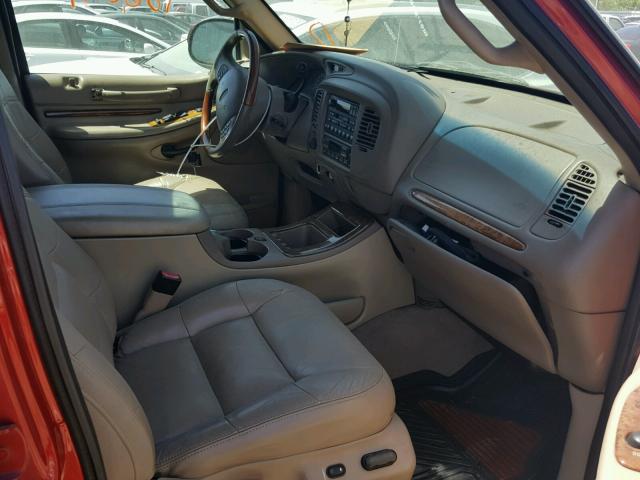 5LMFU28R01LJ15946 - 2001 LINCOLN NAVIGATOR RED photo 5