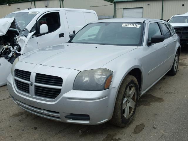 2D4FV48V35H604795 - 2005 DODGE MAGNUM SXT SILVER photo 2