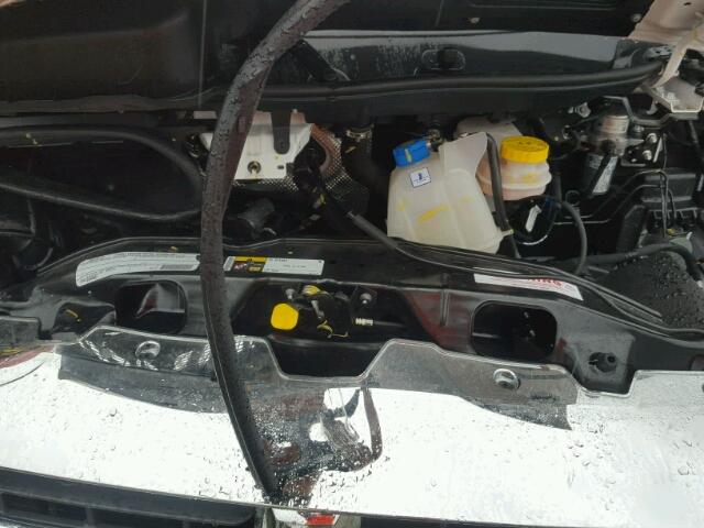 3C6TRVDG7HE522335 - 2017 RAM PROMASTER 白色 照片 7