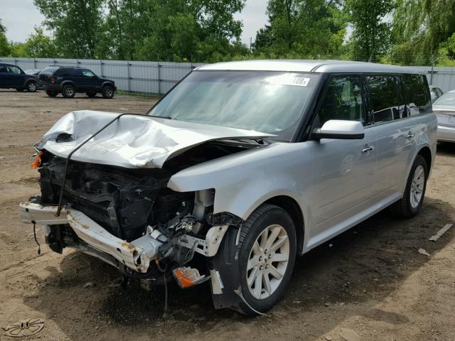 2FMGK5CC2BBD35687 - 2011 FORD FLEX SEL SILVER photo 2