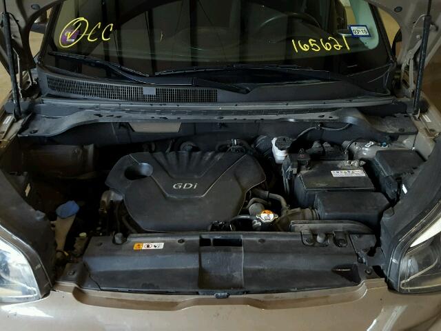 KNDJN2A28F7165621 - 2015 KIA SOUL BROWN photo 7