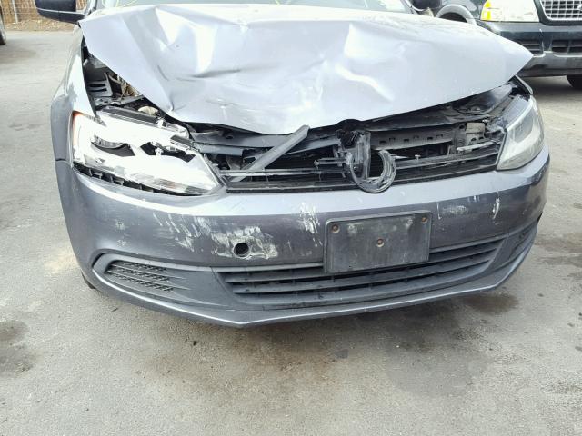 3VW2K7AJ4BM093105 - 2011 VOLKSWAGEN JETTA BASE 灰色 照片 9