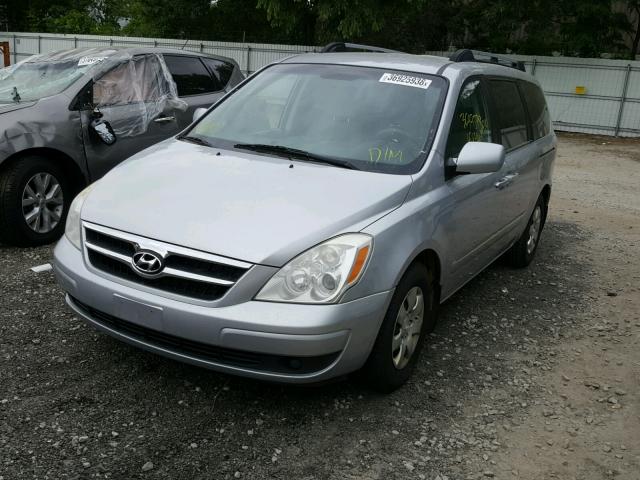 KNDMC233886051040 - 2008 HYUNDAI ENTOURAGE SILVER photo 2