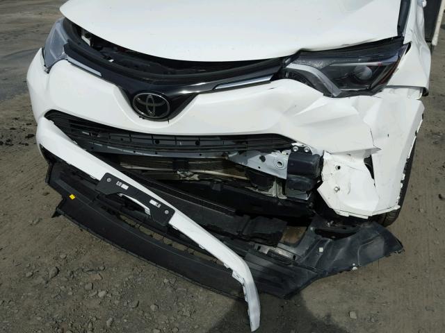 2T3RFREV2JW710724 - 2018 TOYOTA RAV4 ADVEN WHITE photo 9