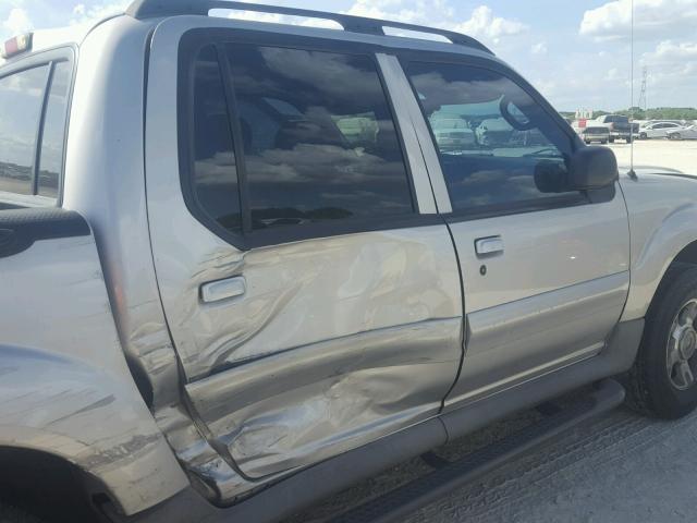 1FMZU67E63UB49795 - 2003 FORD EXPLORER S SILVER photo 9