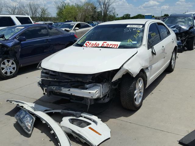 3FAHP0GA7AR266684 - 2010 FORD FUSION S WHITE photo 2