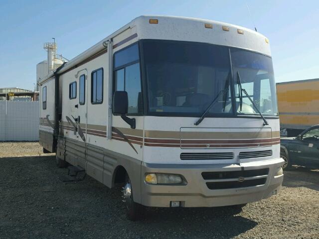 3FCNF53S1XJA28400 - 1999 FORD RV WHITE photo 1